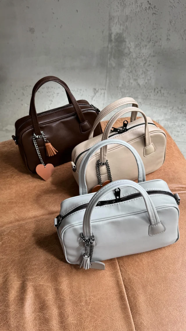 Новинка ❤️‍🔥 CAMMY Bag, виготовлена з якісної екошкіри, неймовірно приємна на дотик 🥰

✔️ Кольори: шоколад, сірий, беж
✔️ Виробництво: Україна

🏷️ 1200 грн
💌 Пишіть у direct або замовляйте на сайті — посилання в шапці профілю.