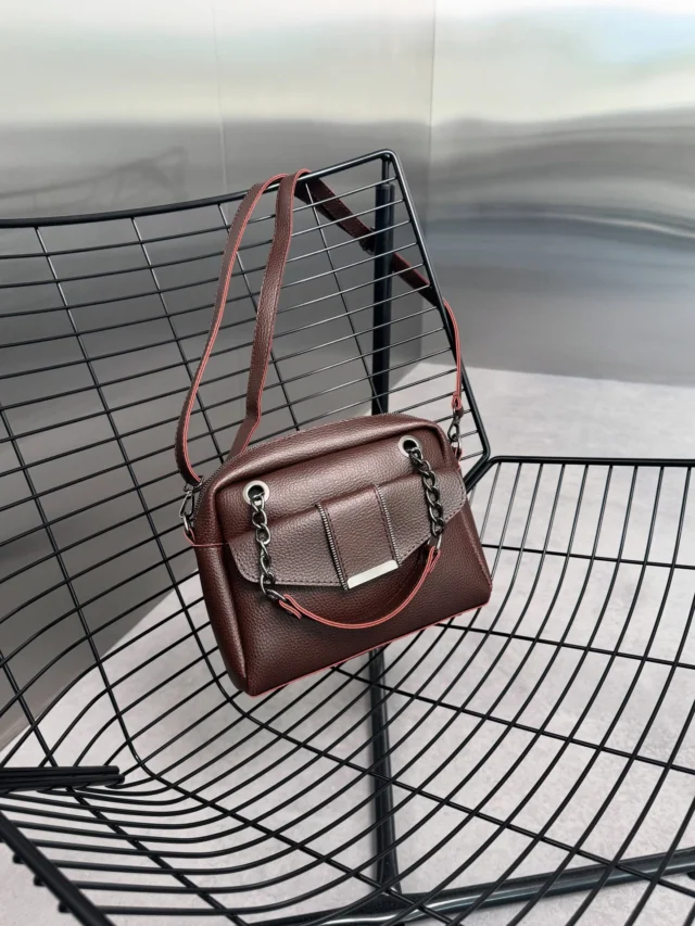 HLOYA Bag

✔️ Виробництво: Україна
✔️ Матеріал: екошкіра
✔️ Доступні кольори: шоколад / чорний
✔️ Розміри: 26х8х20

🏷 Ціна: 1200 грн

💌 Для замовлення пишіть у direct або скористайтеся швидким замовленням на нашому сайті! Посилання в шапці профілю.