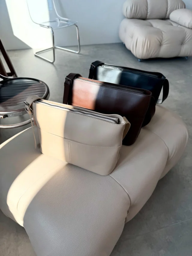 TAYLOR Bag✔️ Виробництво: Україна
✔️ Матеріал: екошкіра
✔️ Доступні кольори: шоколад / бежевий / чорний
✔️ Розміри: 37х12х25🏷 Ціна: 1400 грн💌 Для замовлення пишіть у direct або скористайтеся швидким замовленням на нашому сайті! Посилання в шапці профілю.