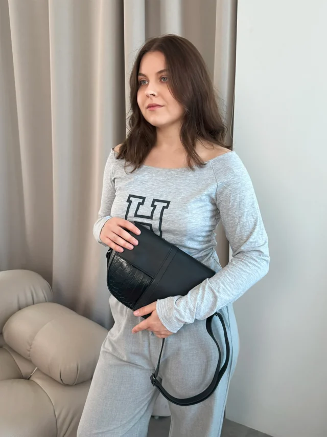 GILL Bag✔️ Виробництво: Україна
✔️ Матеріал: екошкіра
✔️ Доступні кольори: шоколад / чорний
✔️ Розміри: 27х8х18🏷 Ціна: 1150 грн💌 Для замовлення пишіть у direct або скористайтеся швидким замовленням на нашому сайті! Посилання в шапці профілю.