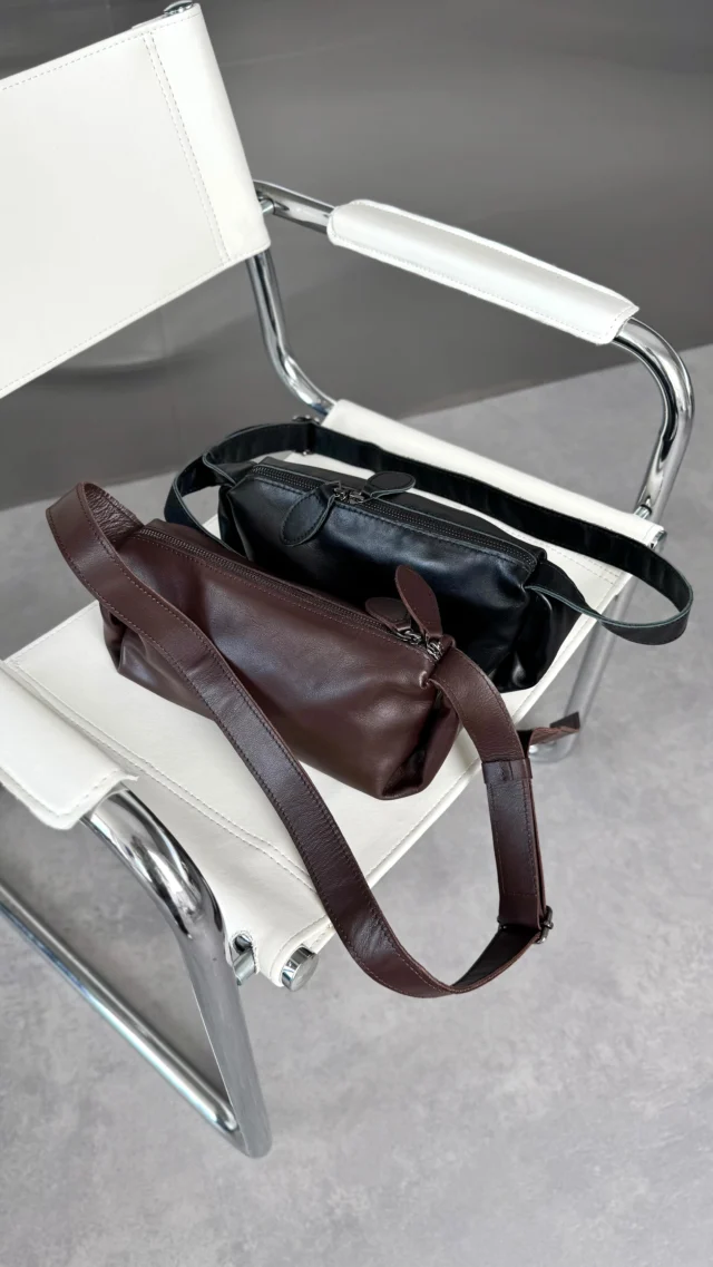 MEY Bag✔️ Виробництво: Україна
✔️ Натуральна замша: шоколад / бежевий / марсал / сірий
✔️ Гладка шкіра: чорний / шоколад
✔️ Розміри: 27x12x13🏷 Ціна: 2200 грн💌 Для замовлення пишіть у direct або скористайтеся швидким замовленням на нашому сайті! Посилання в шапці профілю.